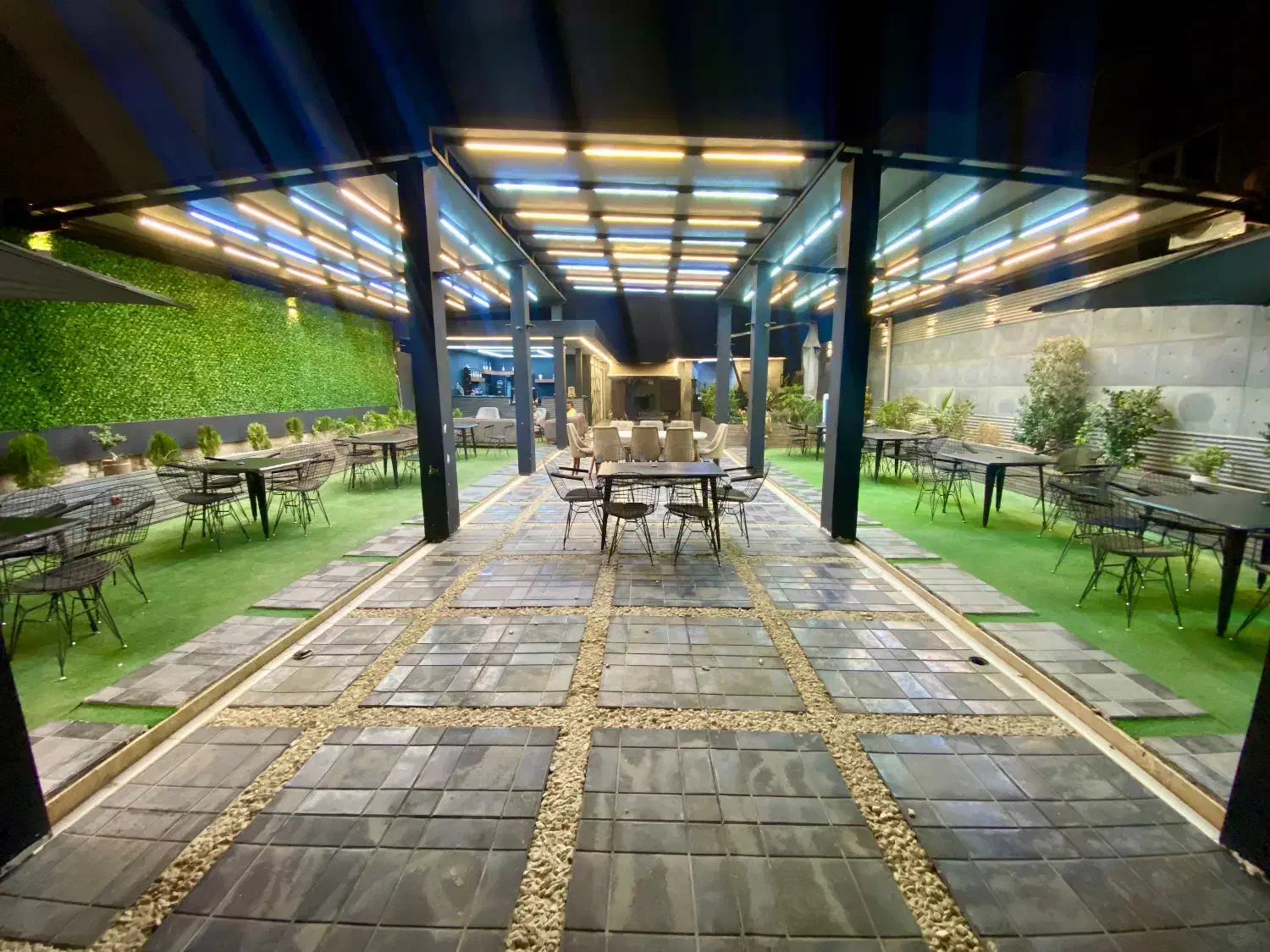 نیروی کار در کافه و رستوران|استخدام خدمات فروشگاه و رستوران|هشتگرد, هشتگرد قدیم|دیوار