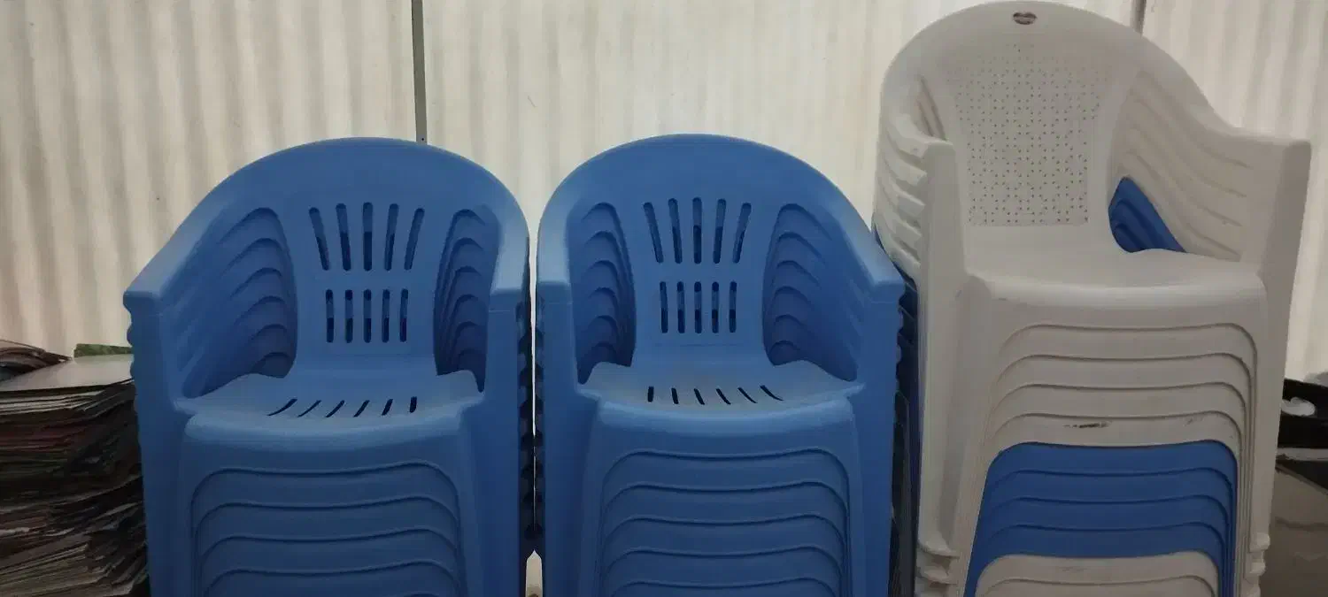 تعداد ۲۹ عدد صند لی پلاستیکی|صندلی و نیمکت|سرپل ذهاب, |دیوار