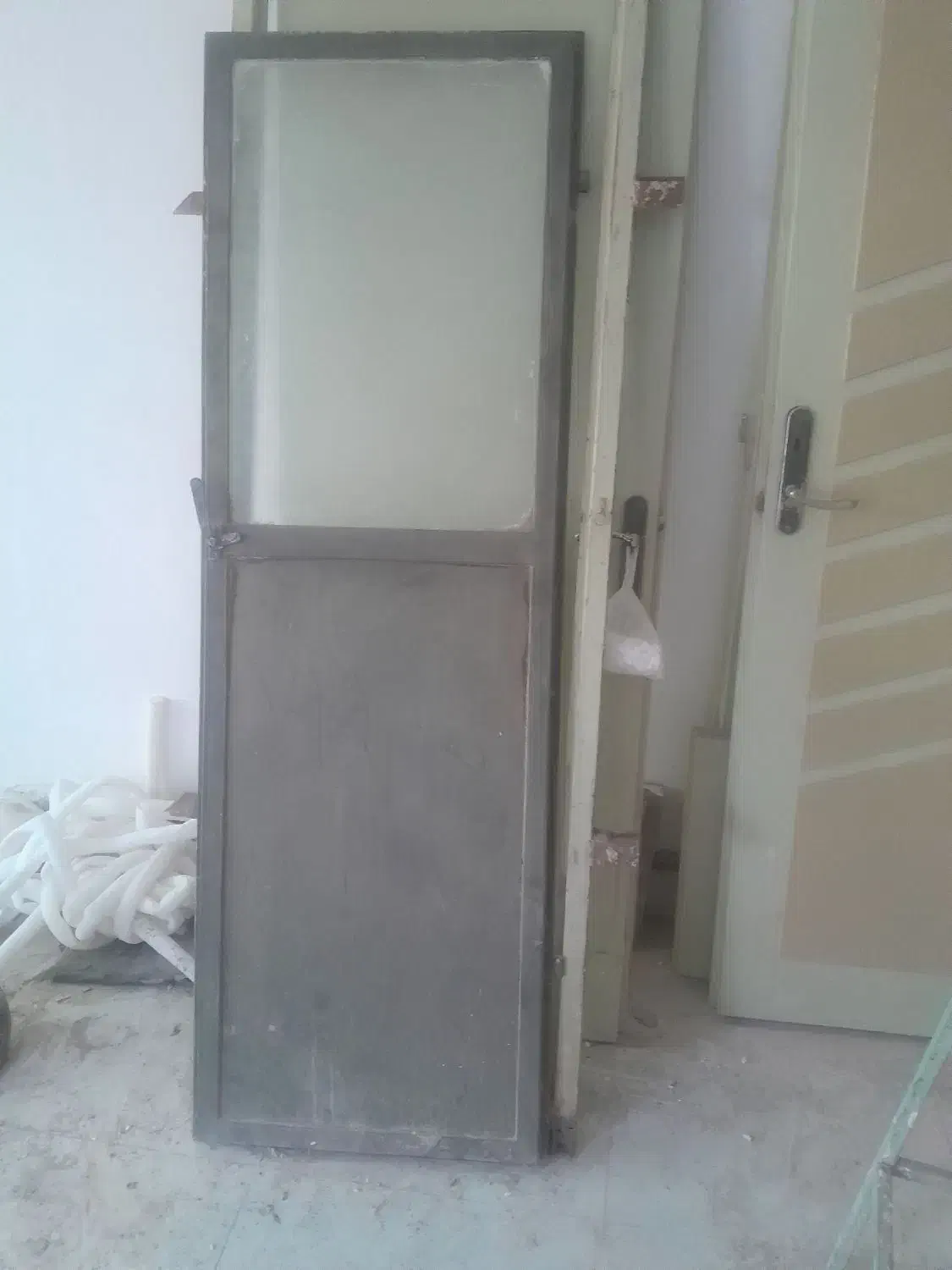 درب آهنی ودرب چوبی وکمدی وچارچوب فلزی|مصالح و تجهیزات ساختمان|سبزوار, توحیدشهر|دیوار