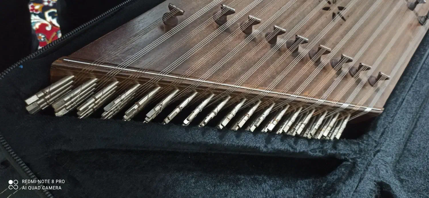 سنتور|سازهای سنتی|رشت, سیا اسطلخ|دیوار