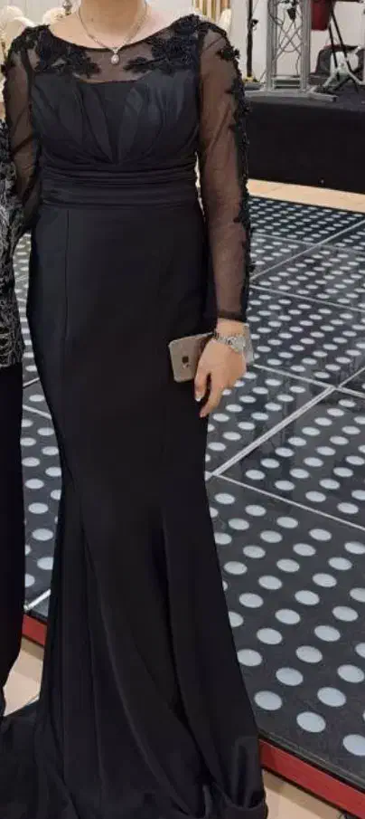 لباس مجلسی|لباس|دورود, |دیوار