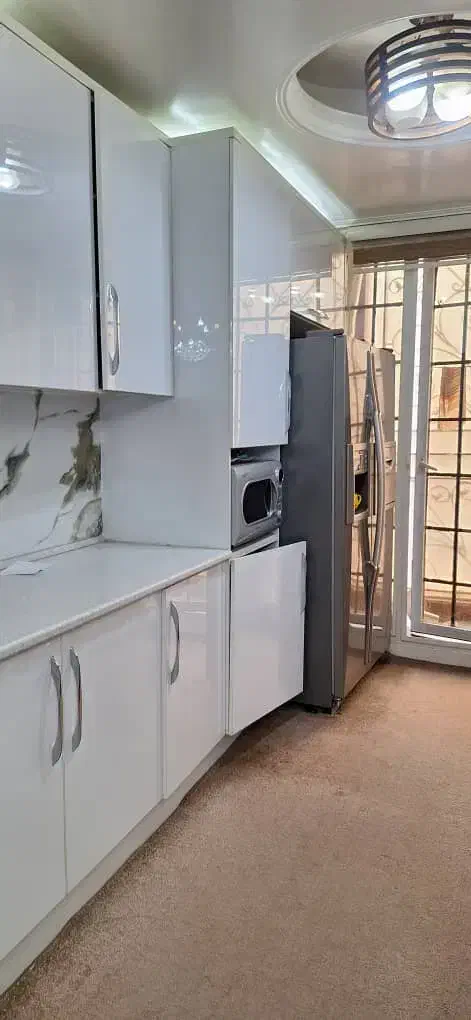 63مترطبقه1پارکینگ1خوابه آسانسور خ حیدری ک درختی