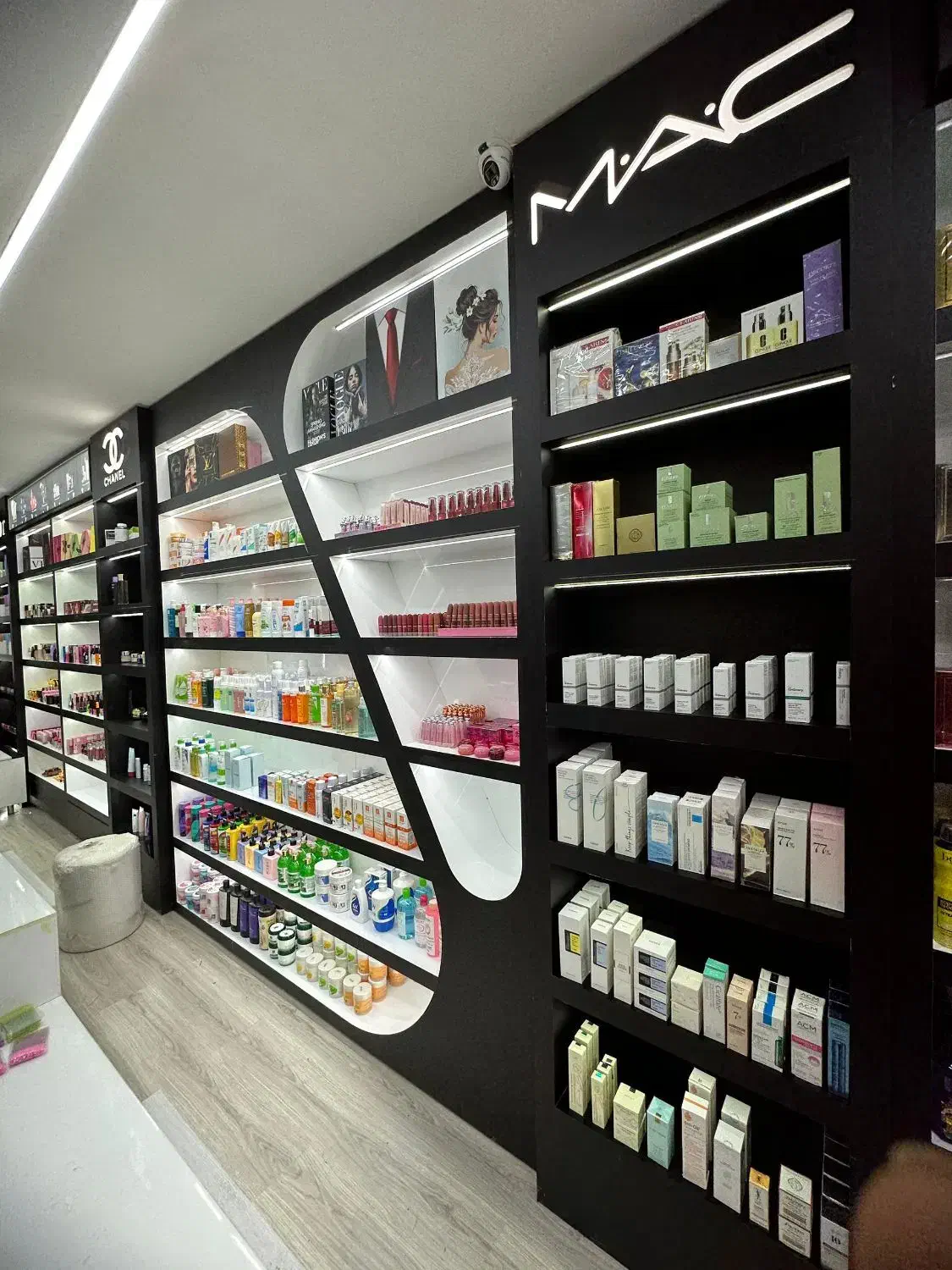 گالری ماتیک تقدیم می کند|آرایشی، بهداشتی، درمانی|الشتر, |دیوار