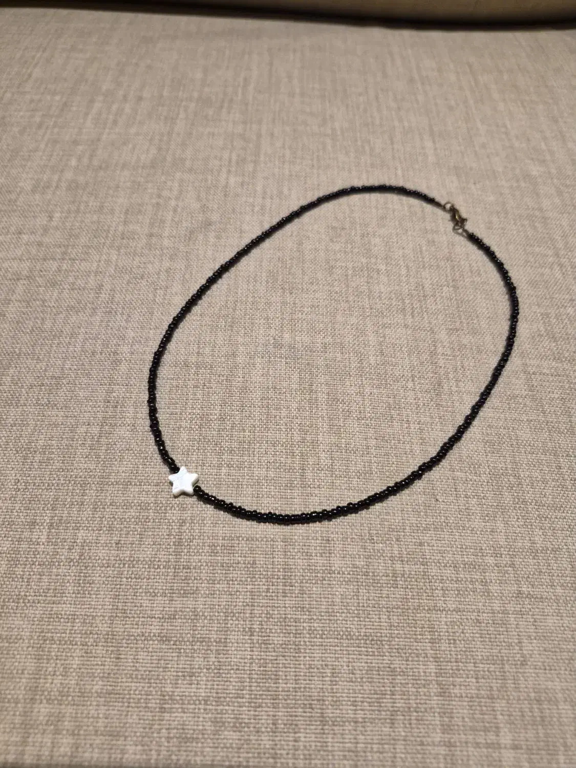 گردنبند|زیورآلات و اکسسوری|رشت, معلم|دیوار