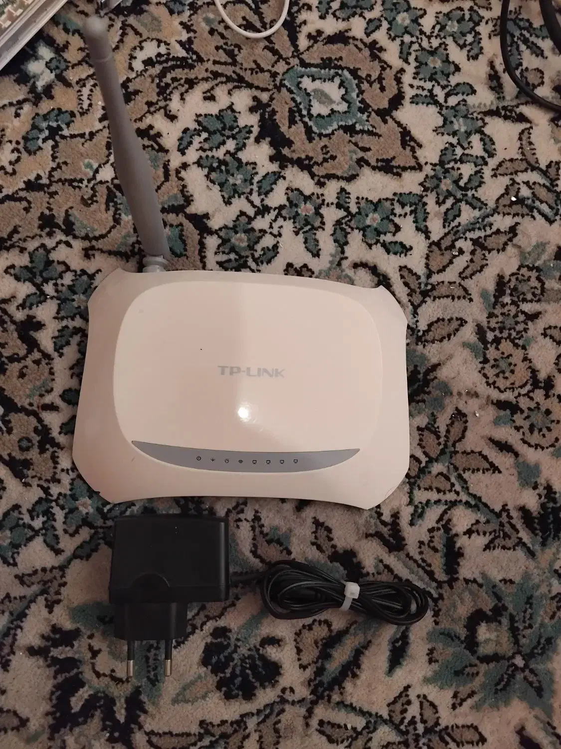 مودم وایرلس|مودم و تجهیزات شبکه|صدرا-فارس, فاز ۱|دیوار