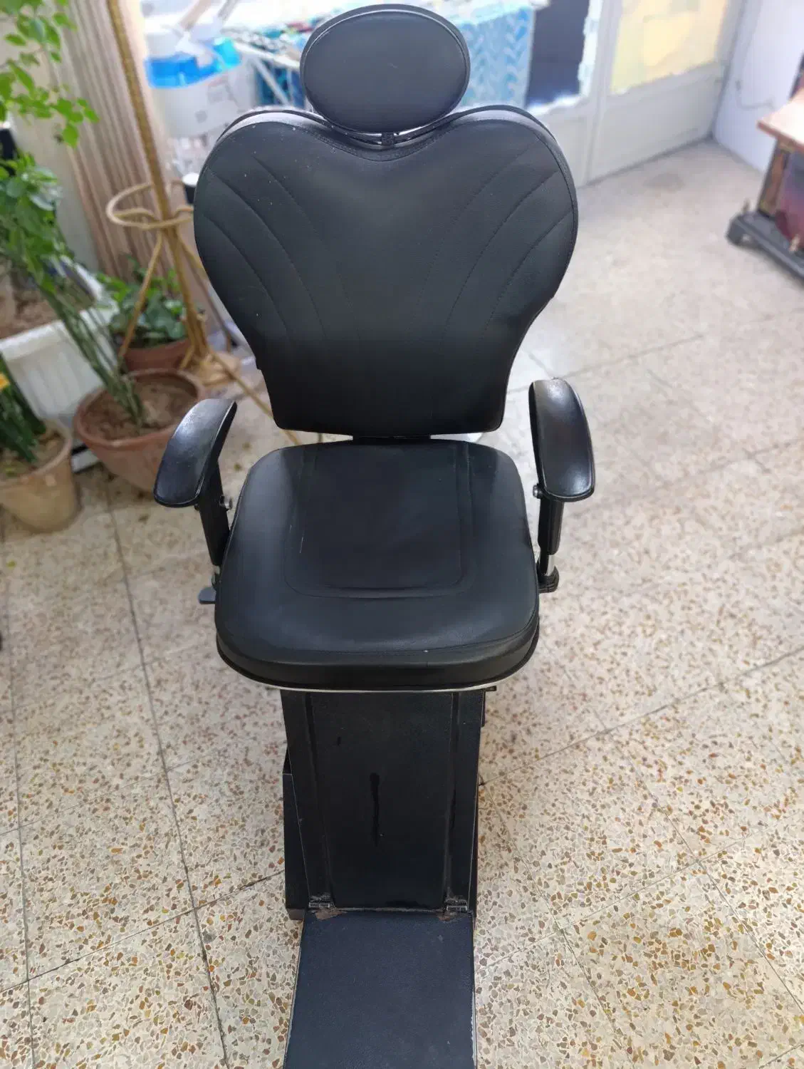 صندلی اصلاح|آرایشگاه و سالن‌های زیبایی|ارومیه, |دیوار