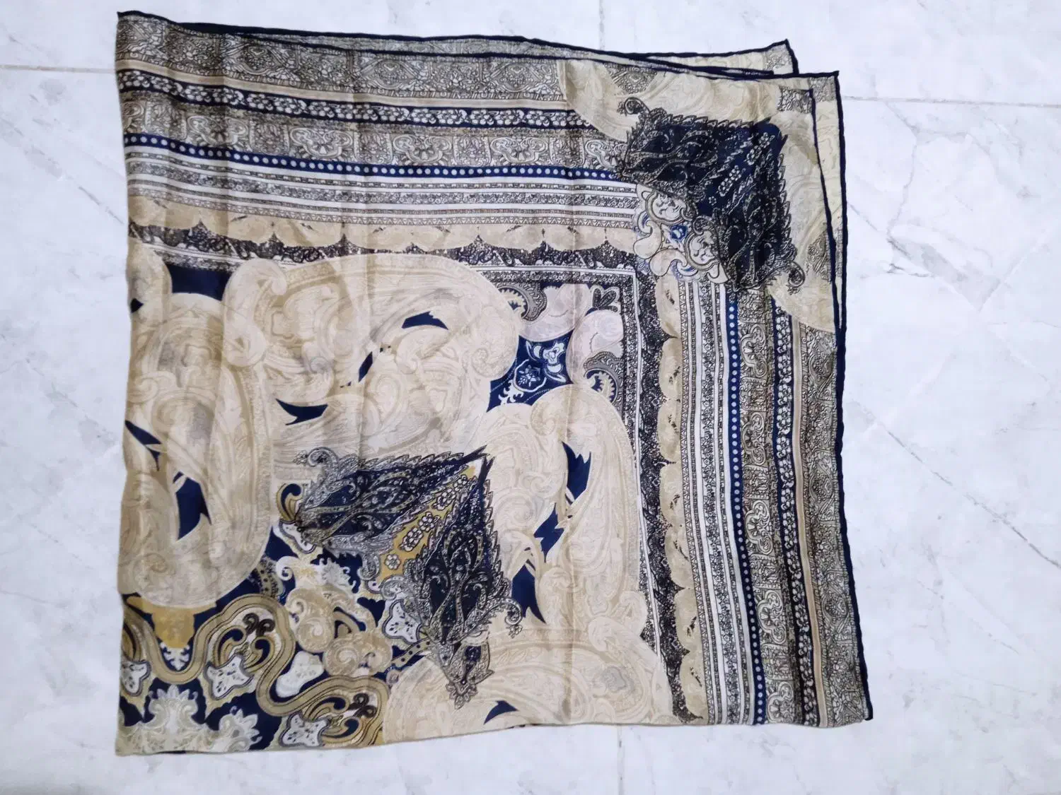 روسری|لباس|اردبیل, |دیوار