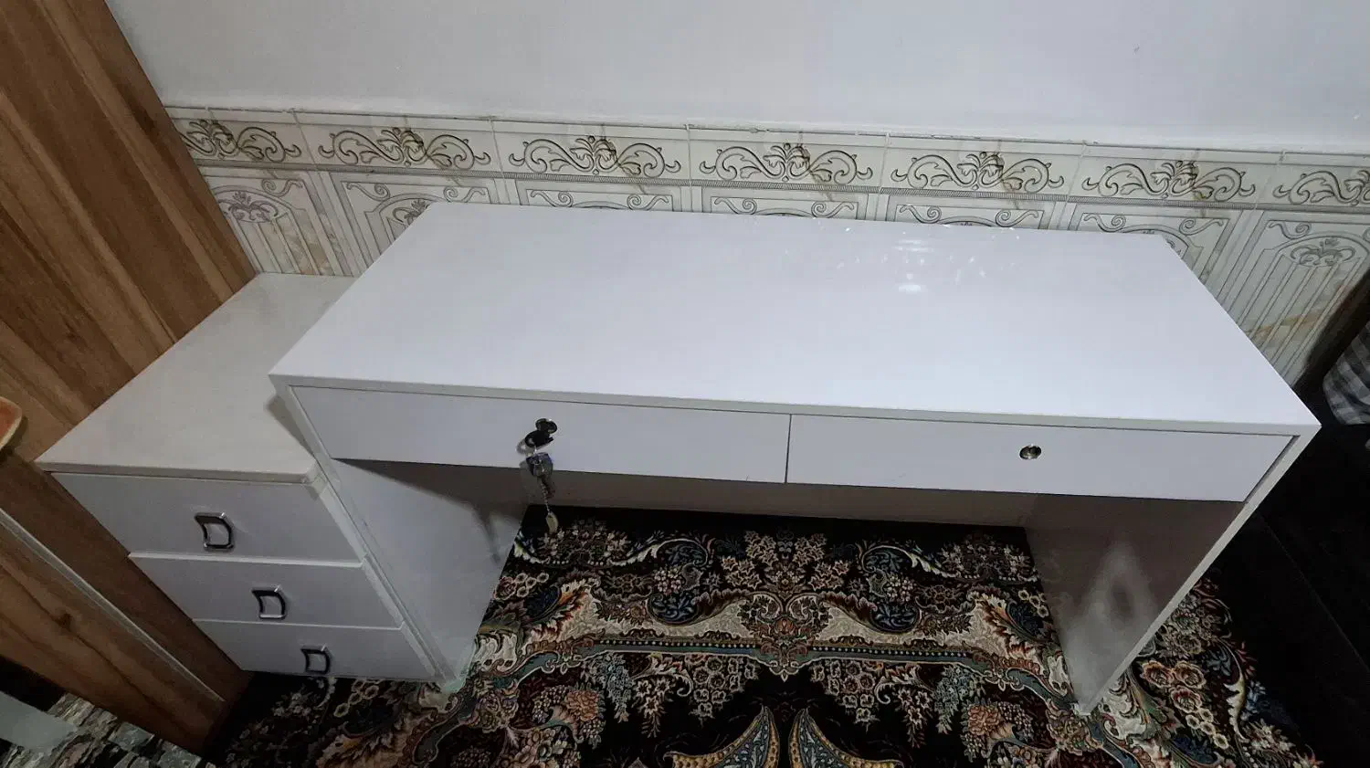 بزرگ بودن ابعاد|میز تحریر و کامپیوتر|رباطکریم, انجم آباد|دیوار