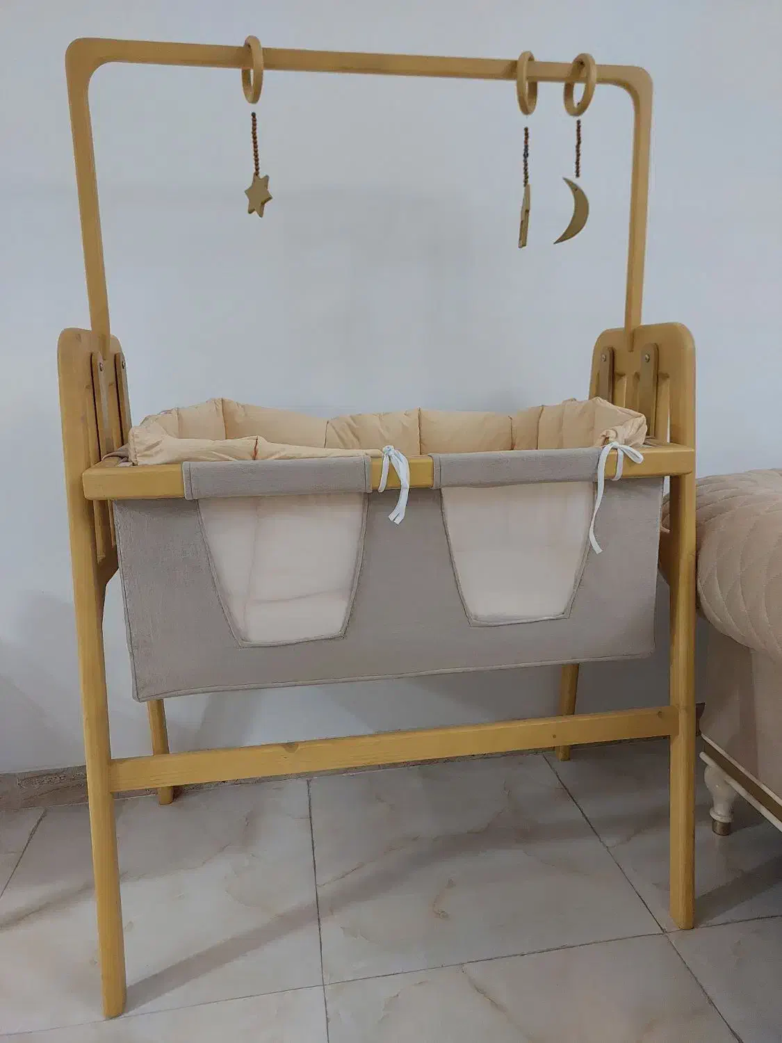 گهواره|تخت و صندلی بچه|رشت, گلزاران|دیوار