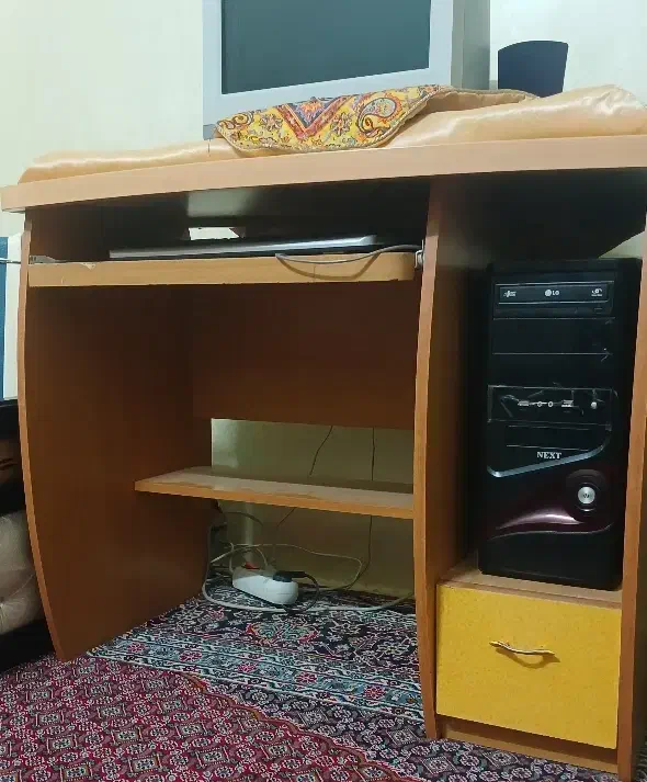 میز کامپیوتردرحد نو|میز تحریر و کامپیوتر|گناباد, |دیوار
