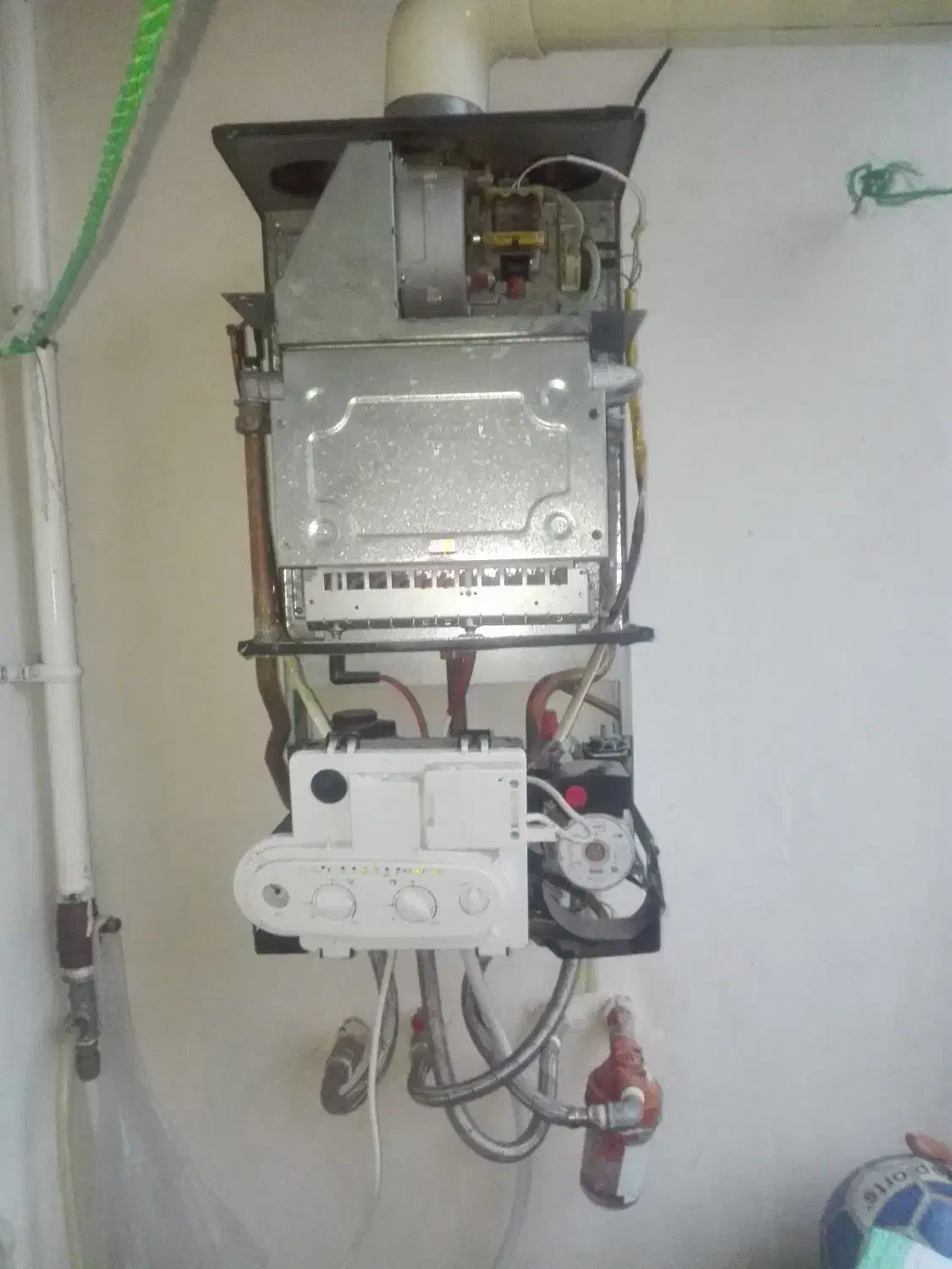 تعمیرات تخصصی انواع آبگرمکن و پکیچ|خدمات پیشه و مهارت|گرگان, |دیوار