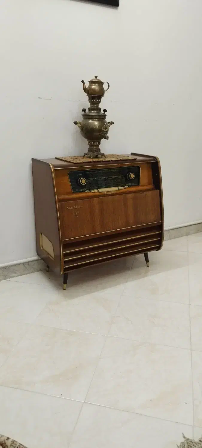 رادیو گرام مبله قدیمی|کلکسیون اشیاء عتیقه|تهران, باشگاه نفت|دیوار