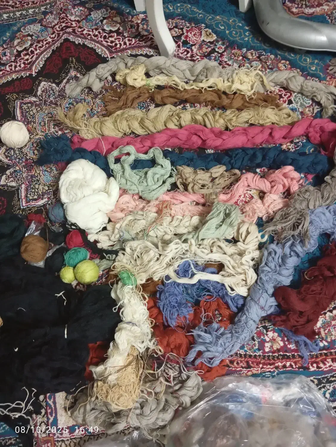 نخ ابریشم نخ نقشه نخ مرینوس تابلو فرش دستبافت|لوازم خیاطی و بافتنی|قم, منبع آب|دیوار