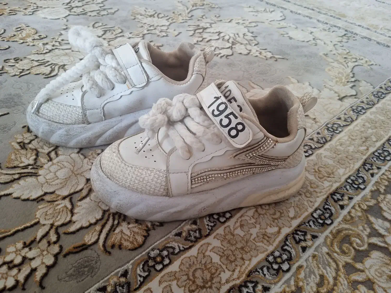 کفش|کفش و لباس بچه|کرمانشاه, |دیوار