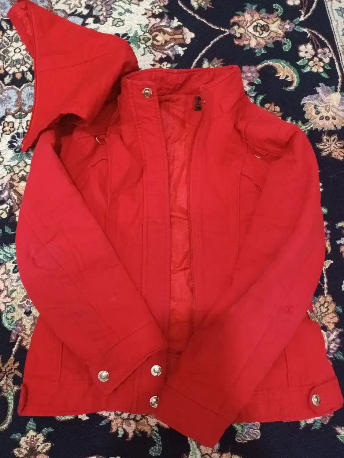 تعدادی لباس زمستانی|لباس|تربت جام, شهید نصرالهی|دیوار