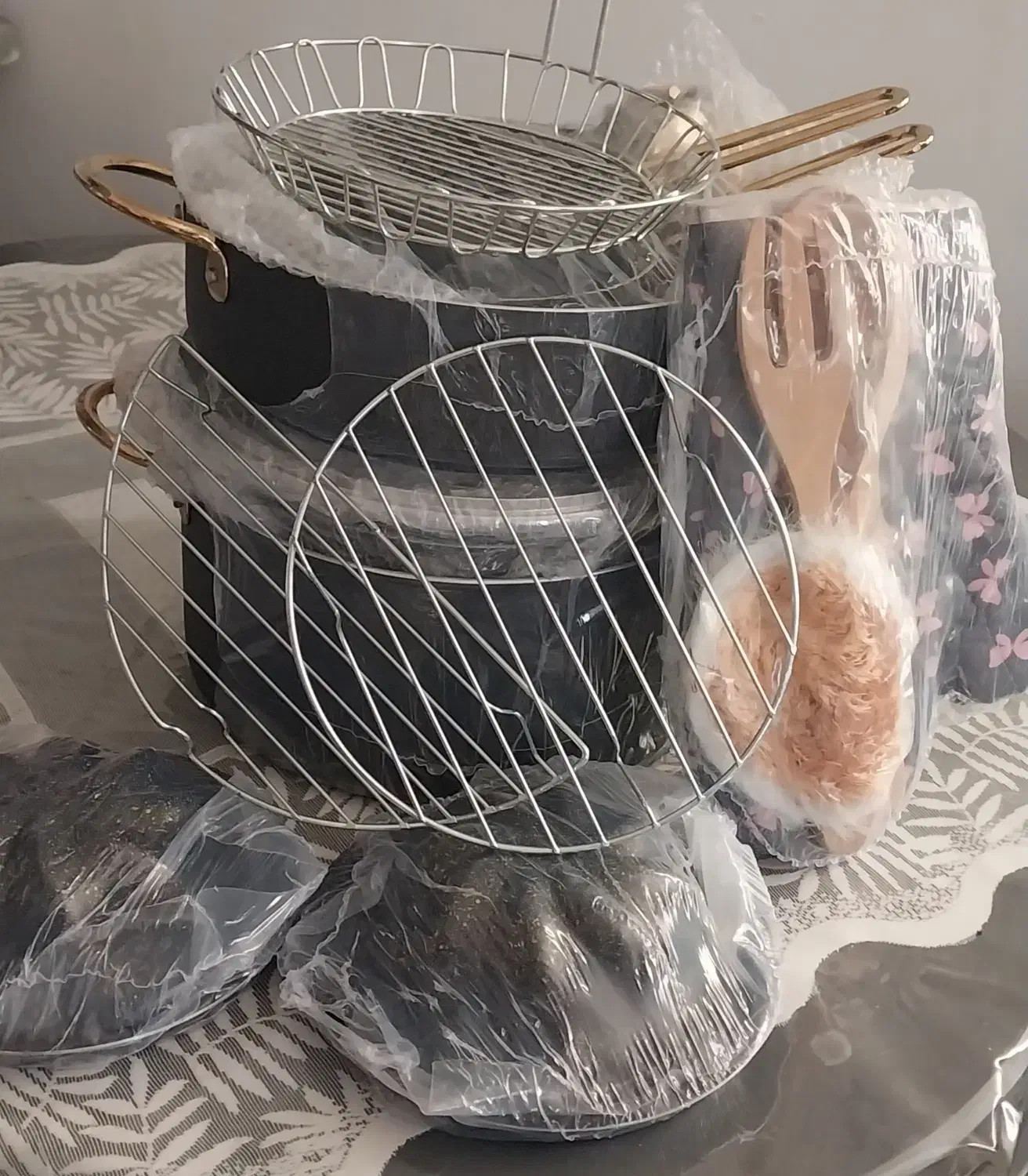 سرویس قابلمه|ظروف پخت‌وپز|بندر انزلی, جفرود پایین|دیوار