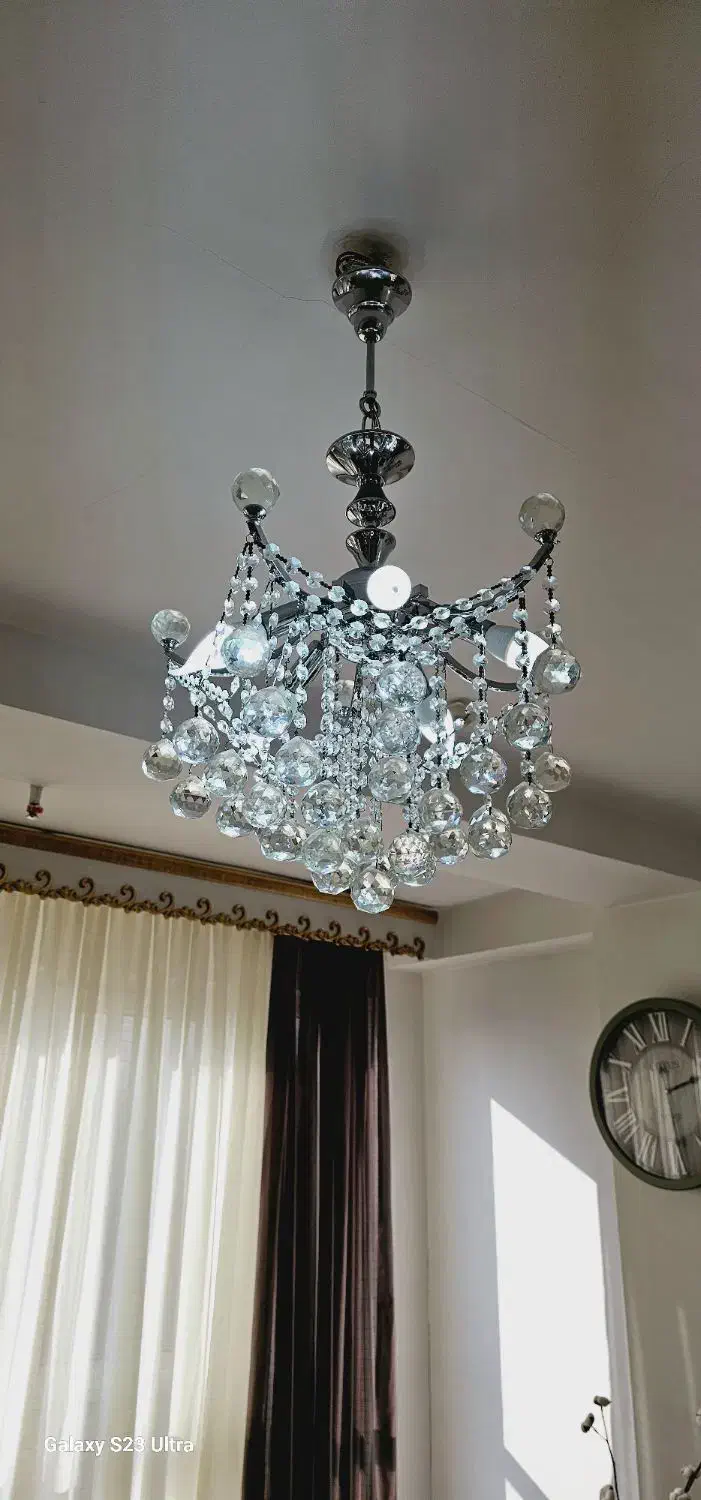 یک عدد لوستر ۶ شعله و دیوارکوب|لوستر و چراغ آویز|پردیس, فاز ۲|دیوار