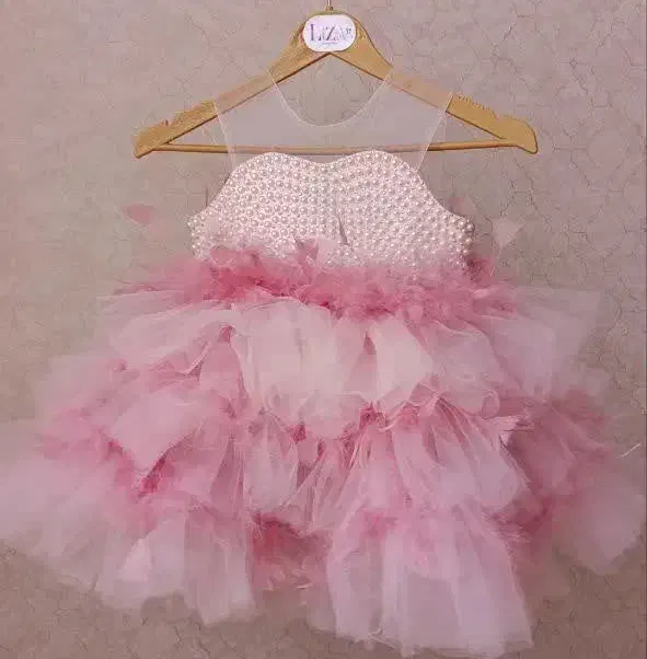 لباس مجلسی کودک|لباس|نیشابور, تختی|دیوار