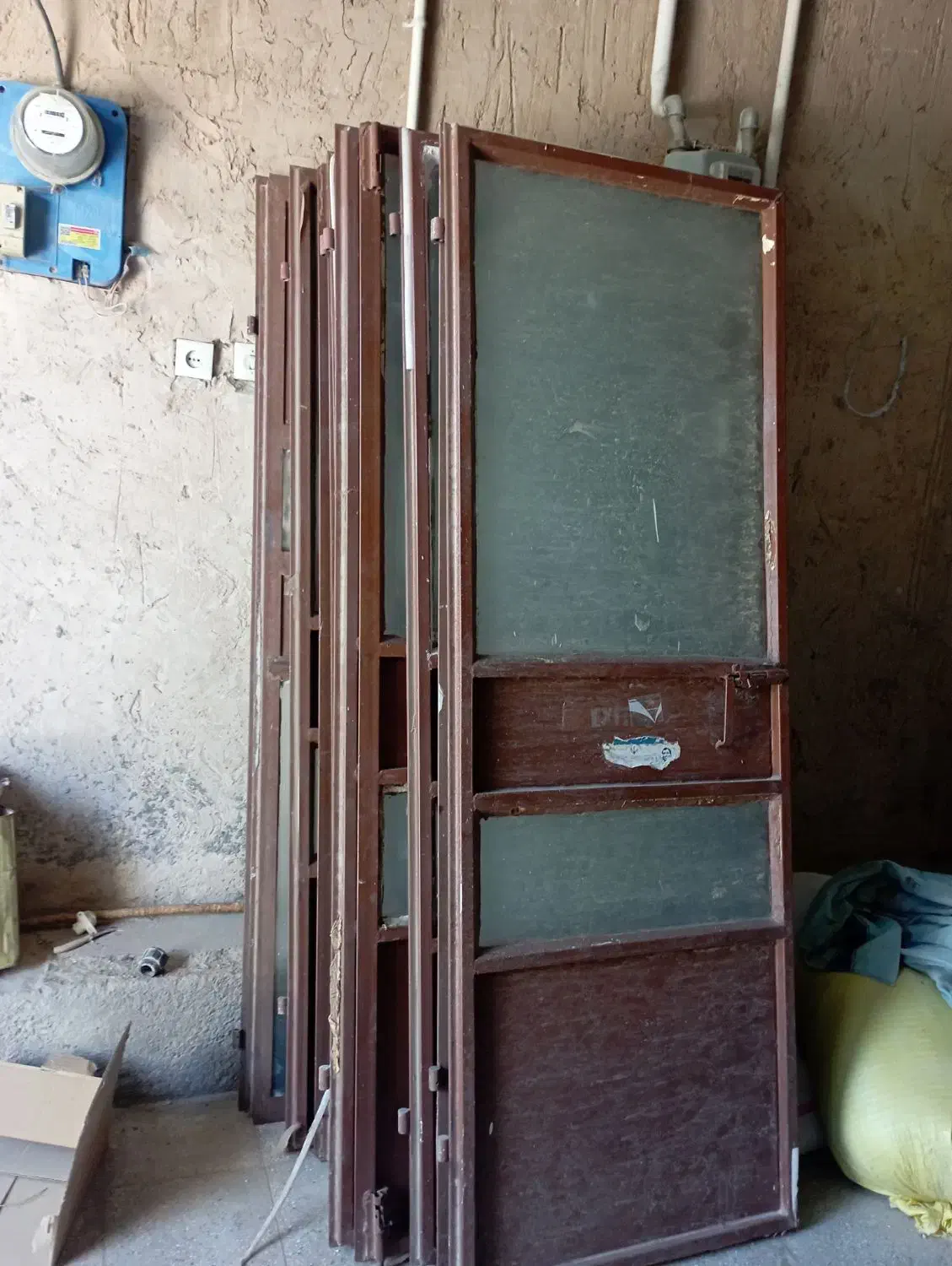 درب سرویس بهداشتی یا درب انباری|مصالح و تجهیزات ساختمان|نیمبلوک, |دیوار