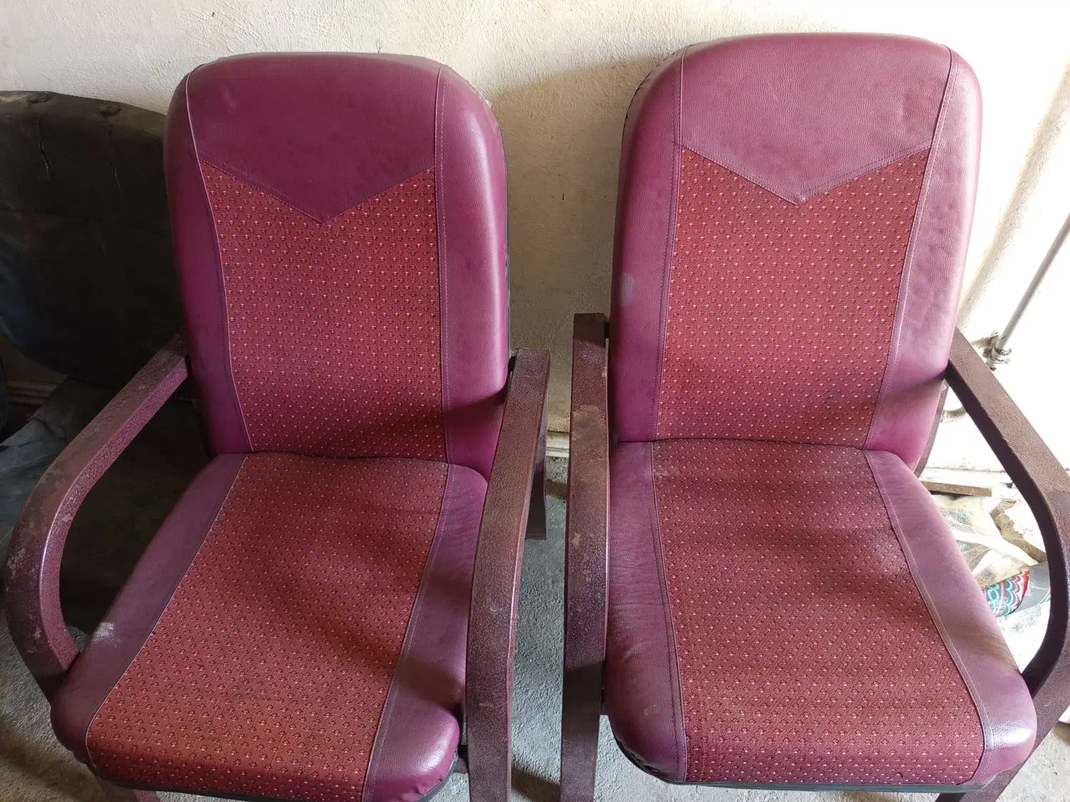 4عدصندلی اداری تمیز و سالم|مبلمان اداری|رشت, معلولین|دیوار