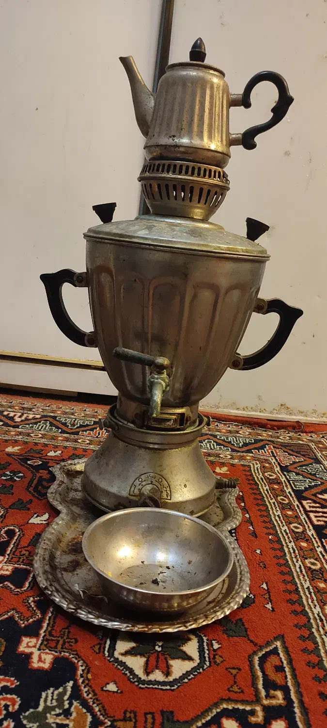 سماور نفتی|سماور، چایساز، قهوهساز|لاهیجان, قیام|دیوار