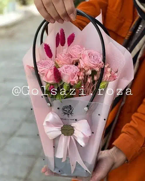 بوکت گل رز|گل و گیاه طبیعی|گلبهار, شهر جدید گلبهار|دیوار