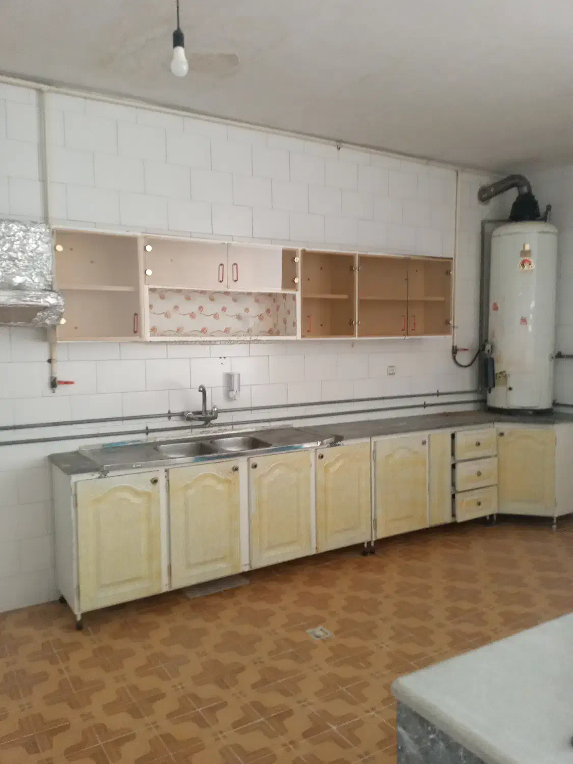 کابینت فلز بالا و پایین|مصالح و تجهیزات ساختمان|لنجان, |دیوار