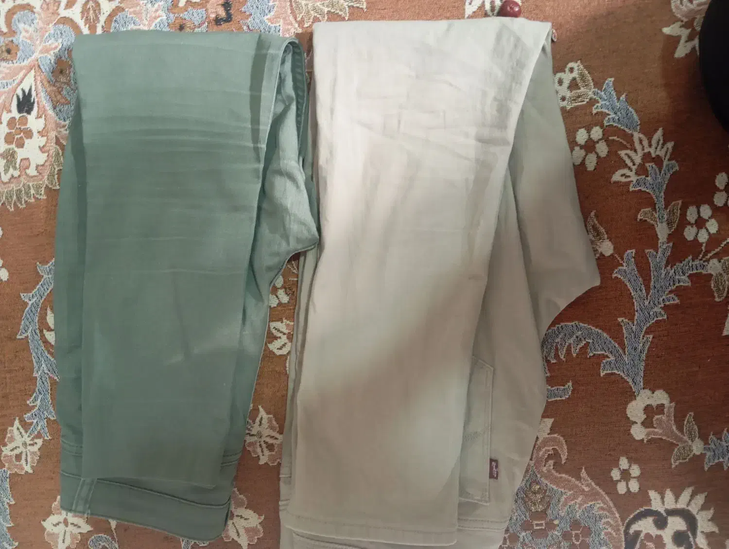 شلوار|لباس|بم, |دیوار