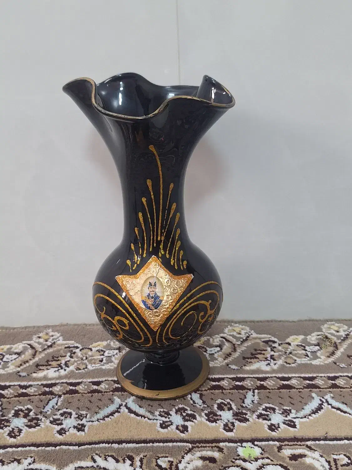 گلدان مشکی|صنایع دستی و سایر لوازم تزئینی|قم, ولیعصر|دیوار