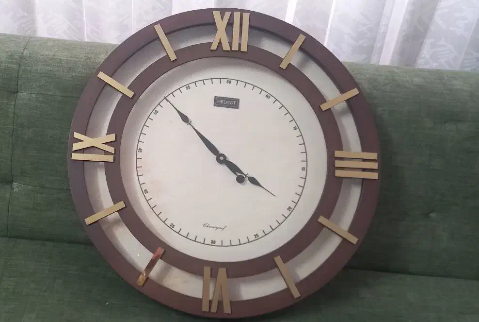 ساعت دیواری هلموت سالم و شیک|ساعت دیواری و تزئینی|تهران, فلاح|دیوار