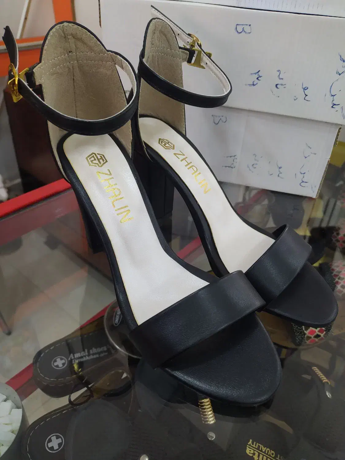 کفش زنانه|کیف، کفش، کمربند|اشنویه, |دیوار