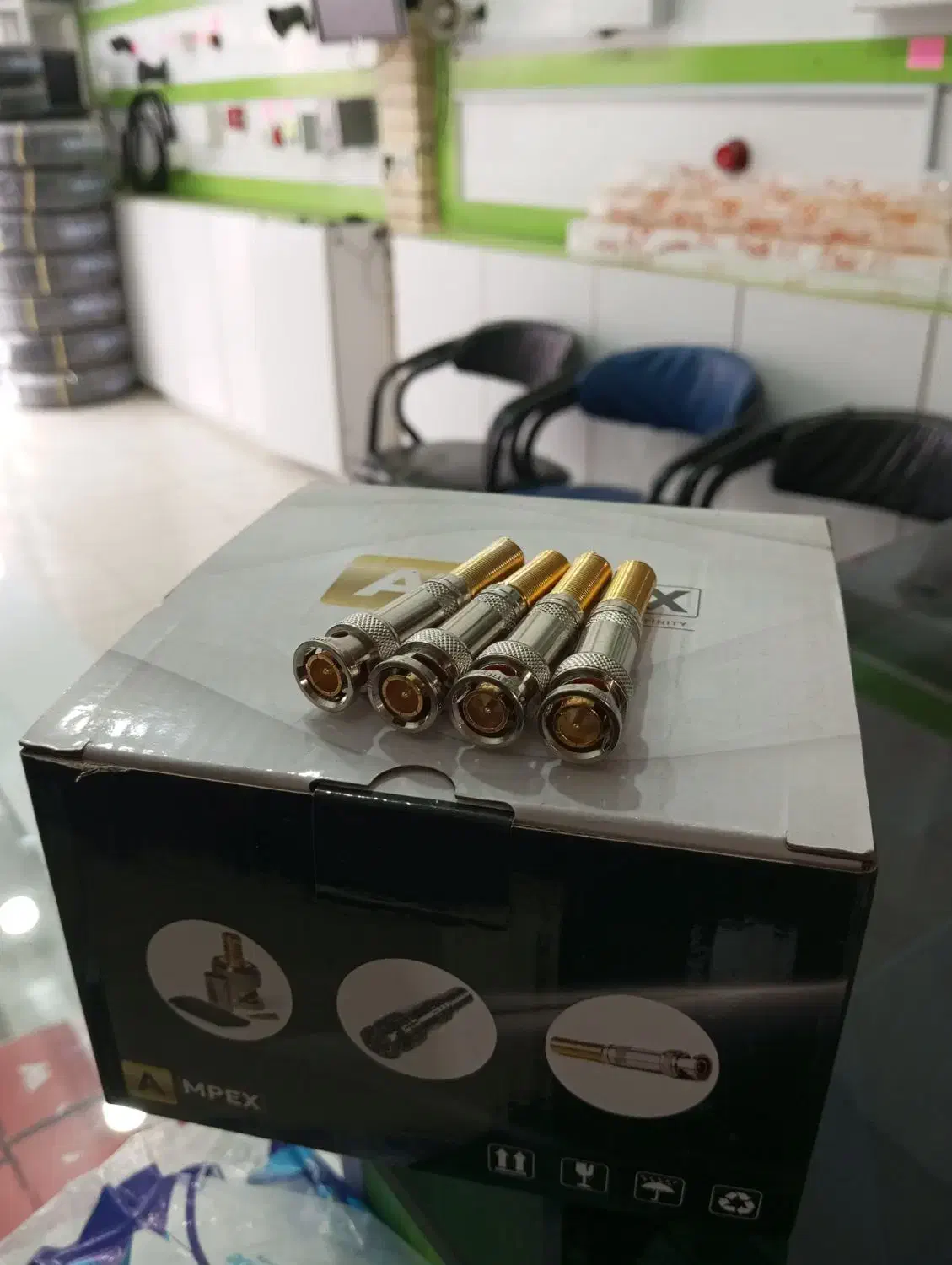 دوربین مدار بسته دزد گیر درب برقی|خدمات پیشه و مهارت|بافت, |دیوار