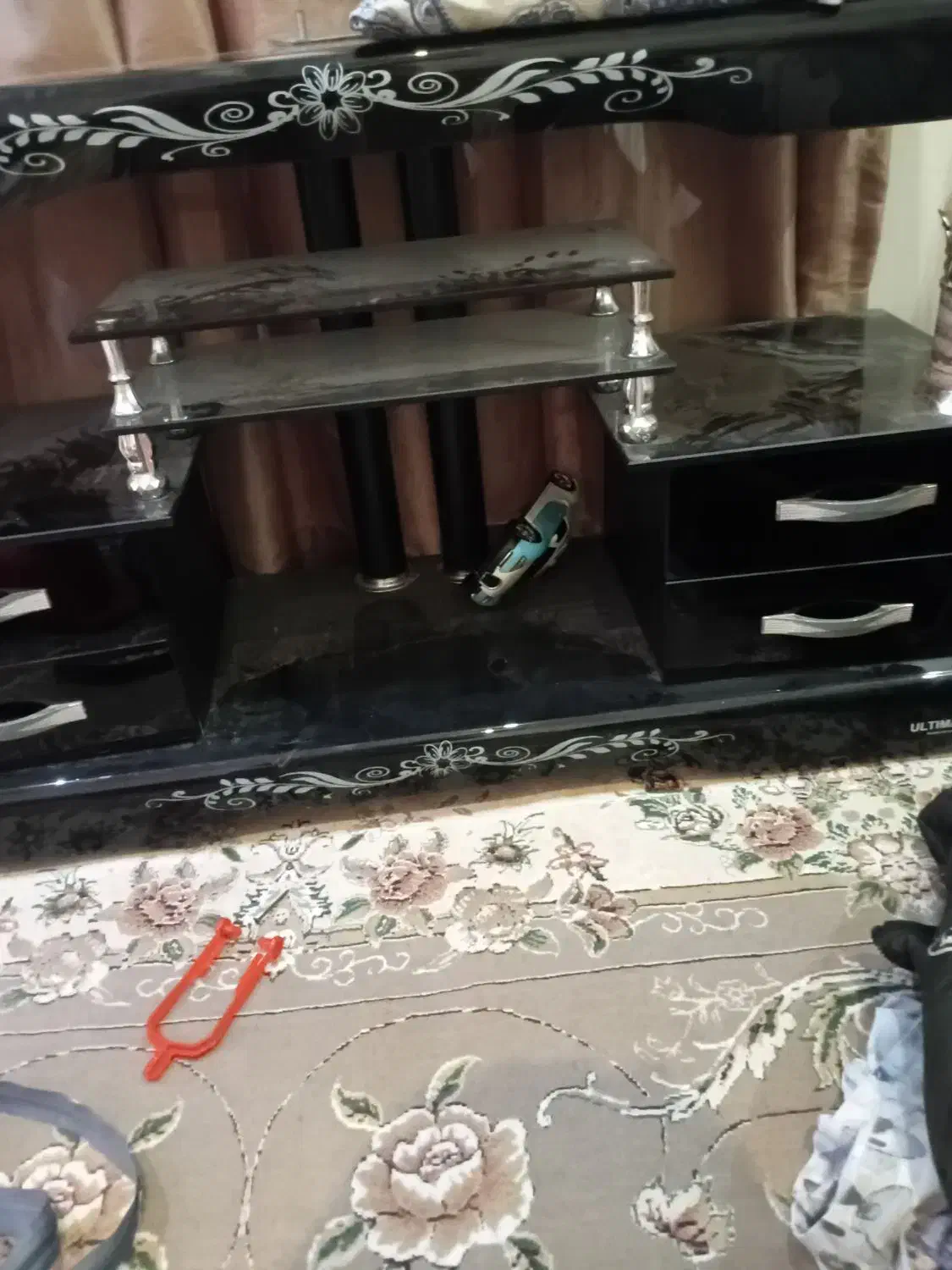 تعدادی لوازم|جاکفشی، کمد، دراور|شاندیز, |دیوار