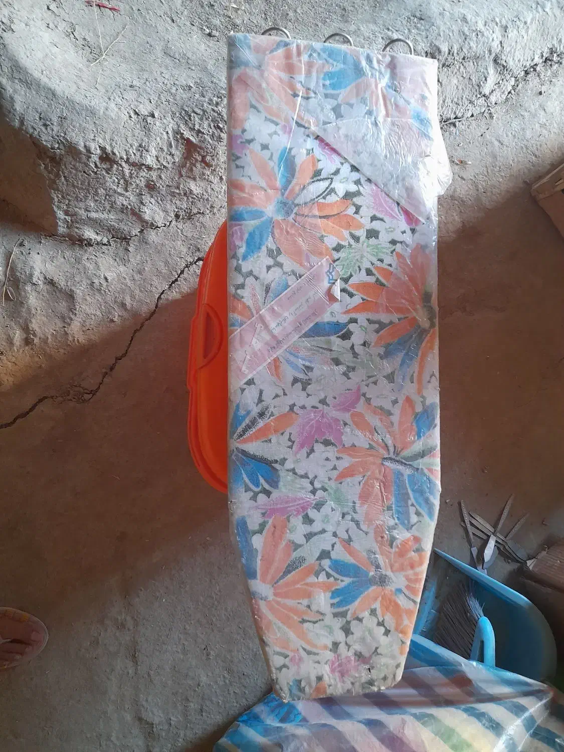 میز اوت ساد درحد نو|اتو و لوازم اتو|گلپایگان, |دیوار