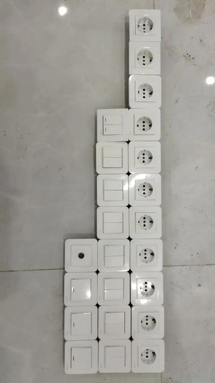 کلید و پریز|سایر لوازم برقی|اسلامشهر, شهرک سعیدیه|دیوار