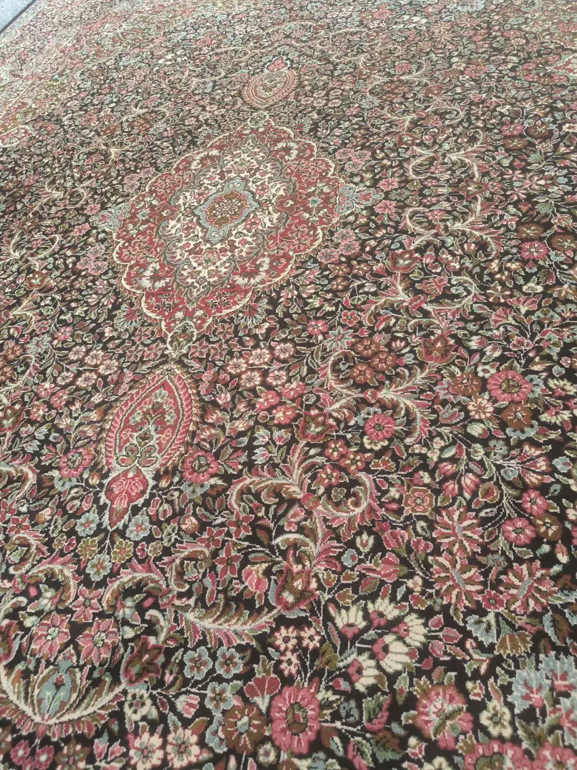 دو عدد قالی سه در چهار وکناره|فرش|سیرجان, |دیوار