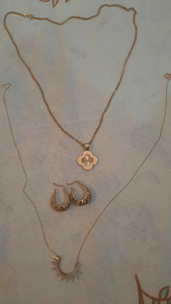 طلا نو و استفاده نشده|جواهرات|بیستون, |دیوار