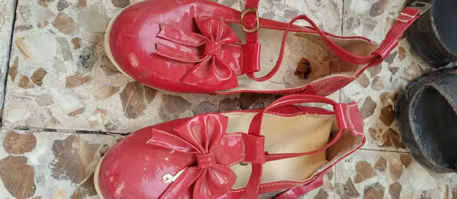 کفش دخترانه|کیف، کفش، کمربند|اصفهان, ناصرخسرو|دیوار