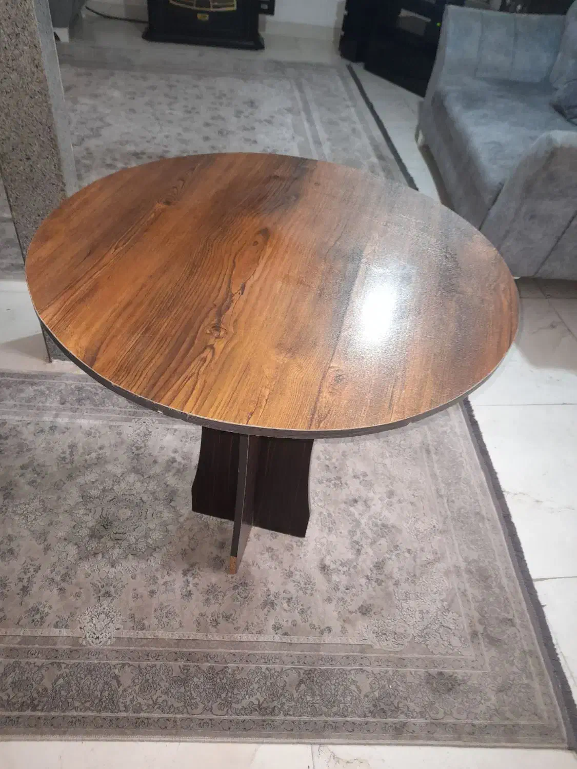 میزخاطره با رومیزی میز کاملا سالم بدون خط وخش|میز و صندلی غذاخوری|رشت, شهرک صبا|دیوار