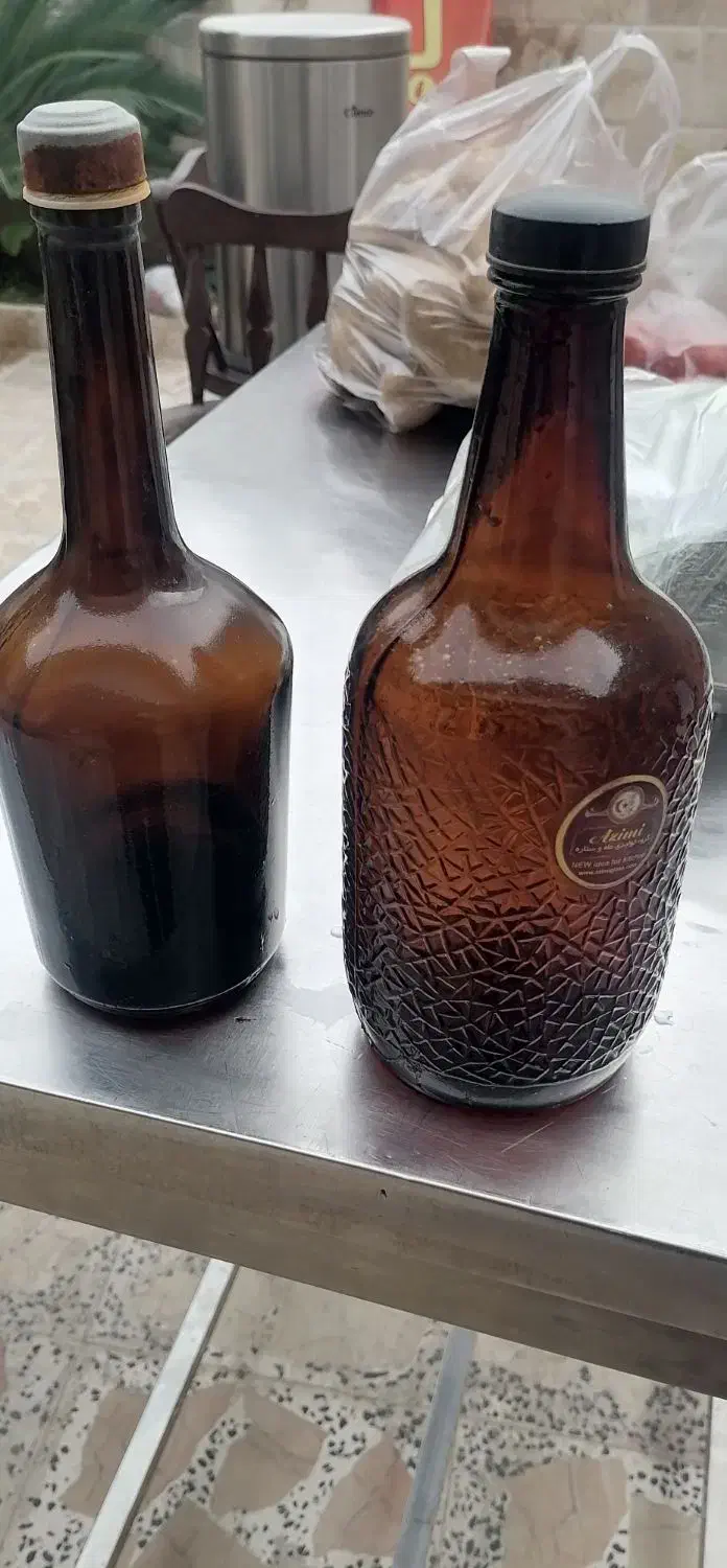 بطری|ظروف نگهدارنده، پلاستیکی، یک‌بارمصرف|بندر انزلی, آذربایجان|دیوار