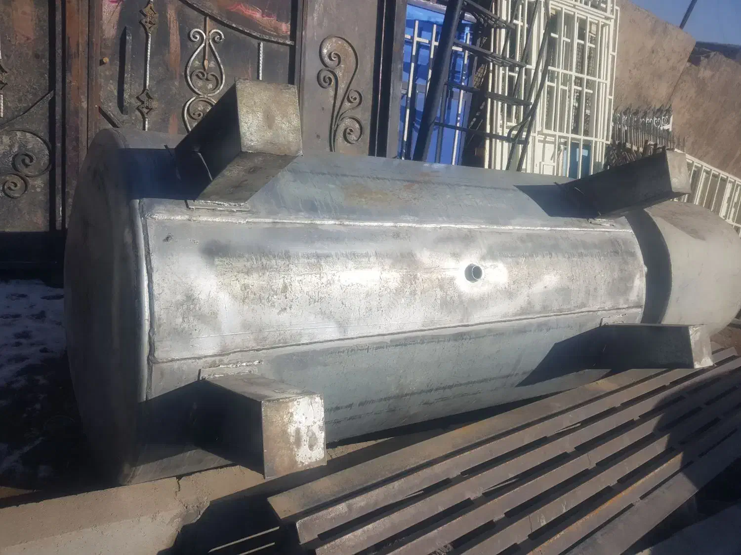 تانکر ۲۰۰۰ لیتری. ورق ۵ میل|مصالح و تجهیزات ساختمان|شهریار, شهرک بهاران (ویره)|دیوار