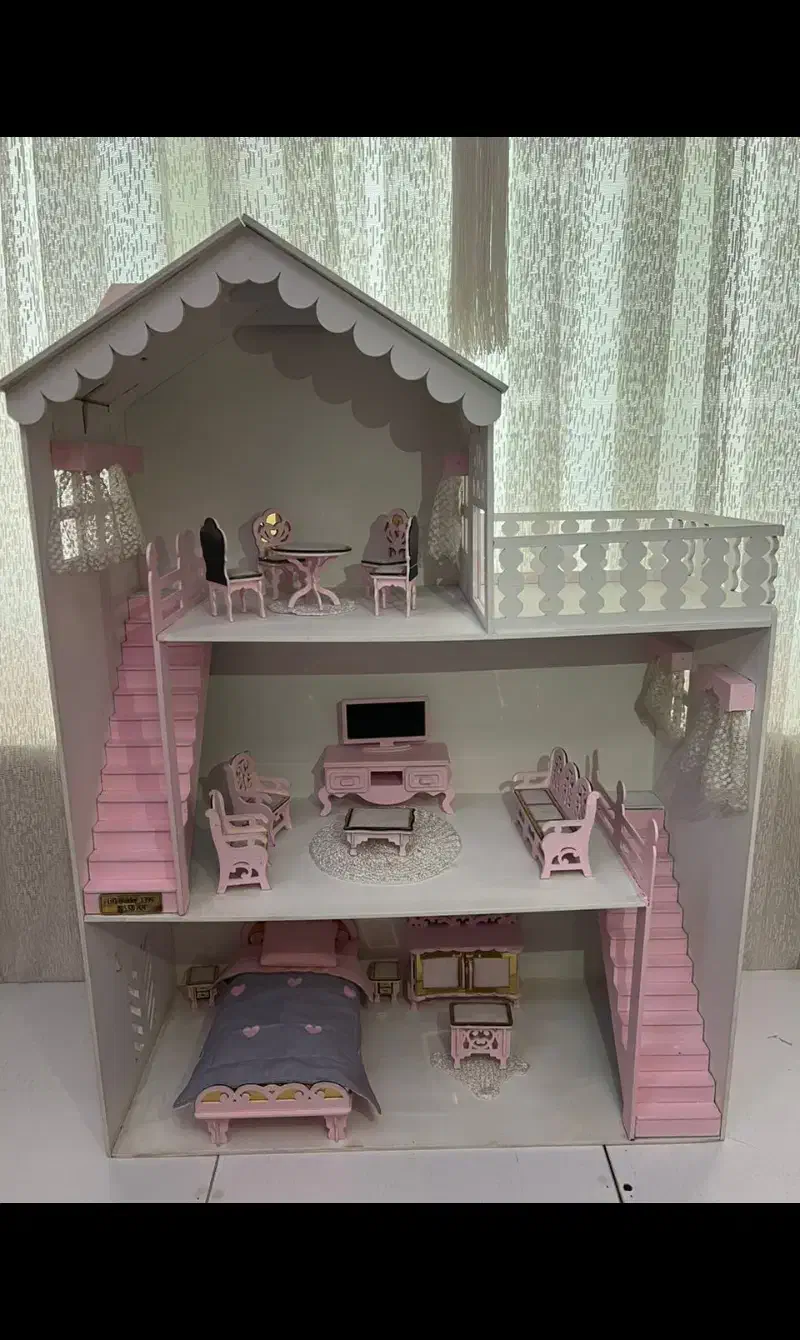 خانه باربی|اسباببازی|تهران, نیروی هوایی (پیروزی)|دیوار