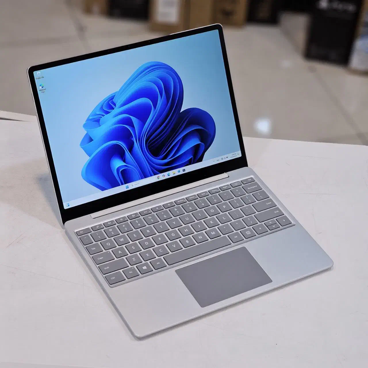 سرفیس لپ‌تاپ دوست‌داشتنی و فوق‌العاده سبک|رایانه همراه|اردبیل, |دیوار