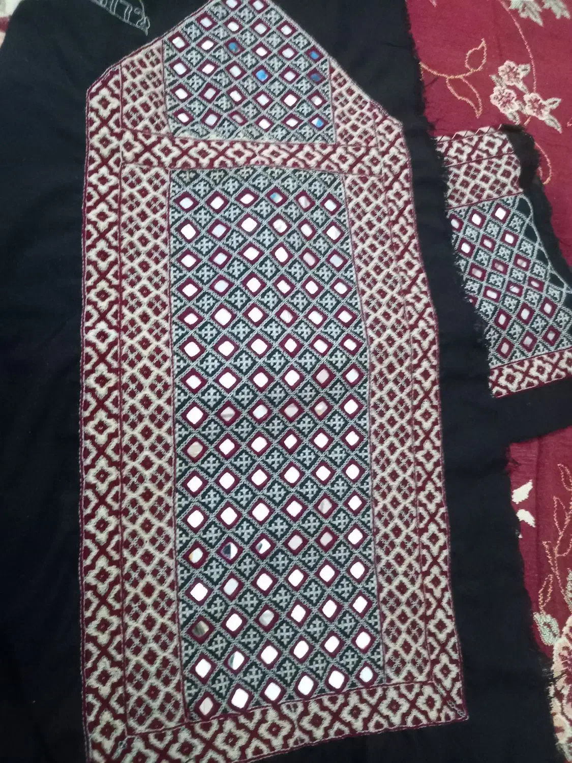 زی استین هزار ایینه|لباس|زهک, |دیوار