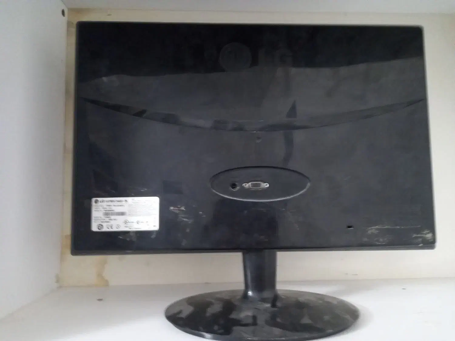 مانیتور LG ۱۷ اینچ|قطعات و لوازم جانبی رایانه|قنوات, |دیوار