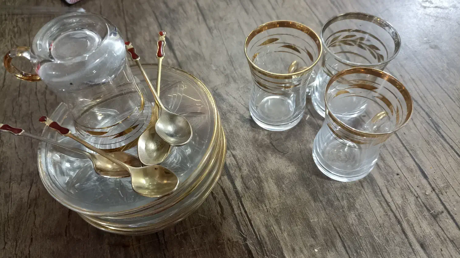 شیک وخاص استکانهای کمر باریک خارجی|ظروف سرو و پذیرایی|اصفهان, طامه|دیوار