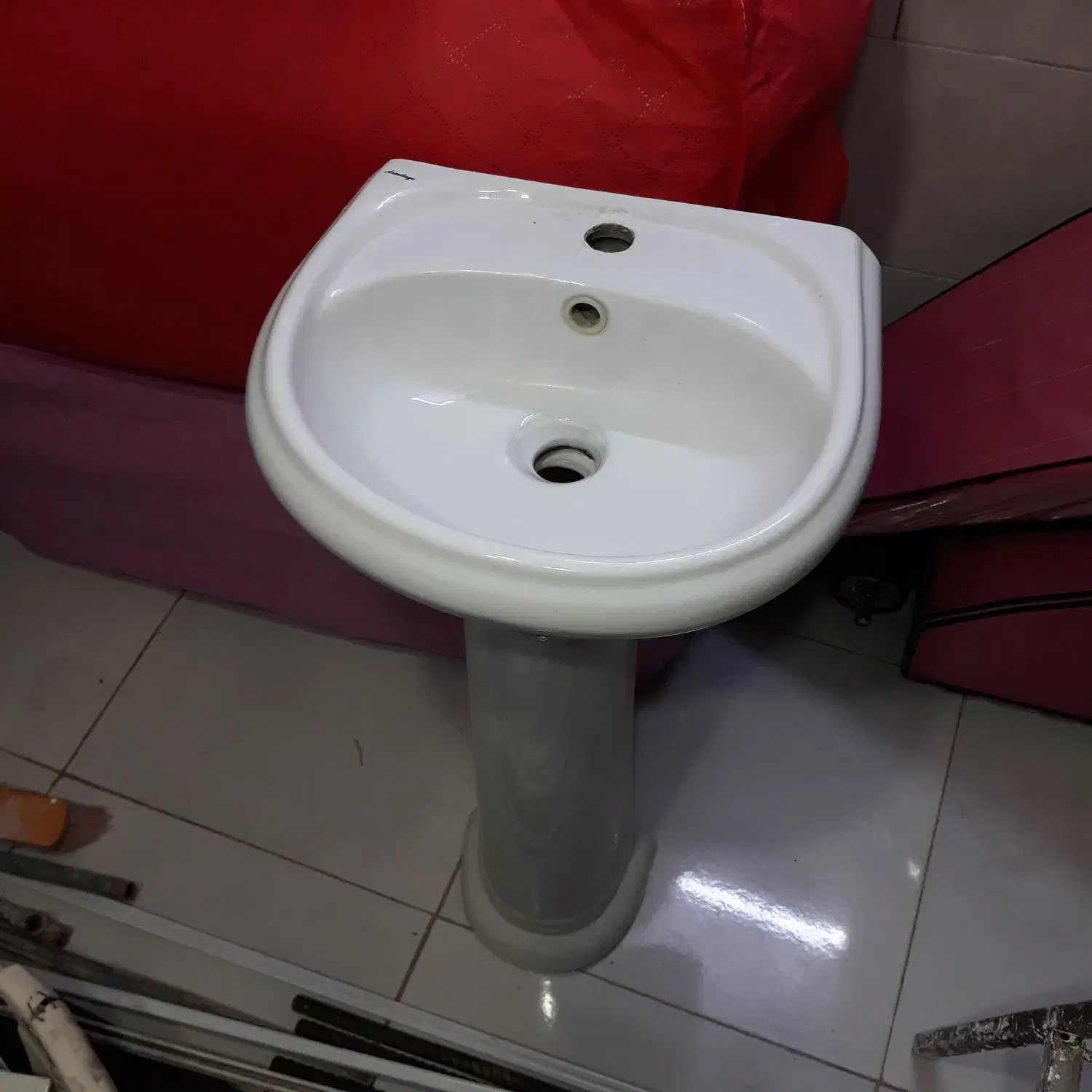 روشویی سرامیکی سفید|لوازم سرویس بهداشتی|محمدشهر, محمدشهر|دیوار