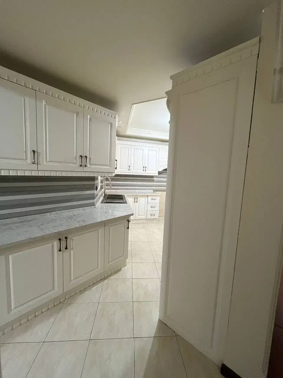 اپارتمان / ۱۶۰ متری / ۳ خواب