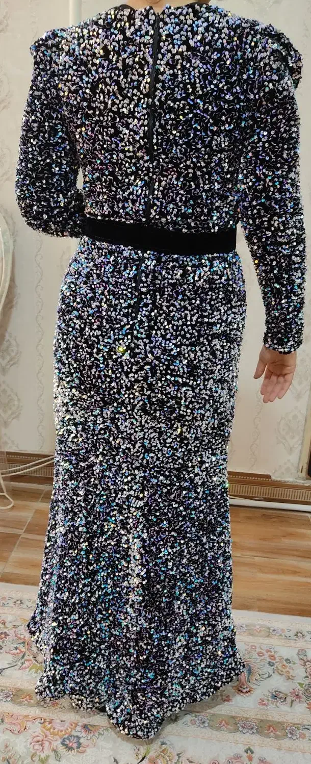 لباس مجلسی|لباس|رباطکریم, شترخوار|دیوار