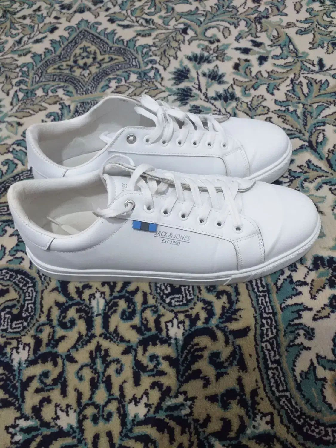 کفش سفید اسپرت مردانه برند جک اند جونز|کیف، کفش، کمربند|خمینی‌شهر, |دیوار